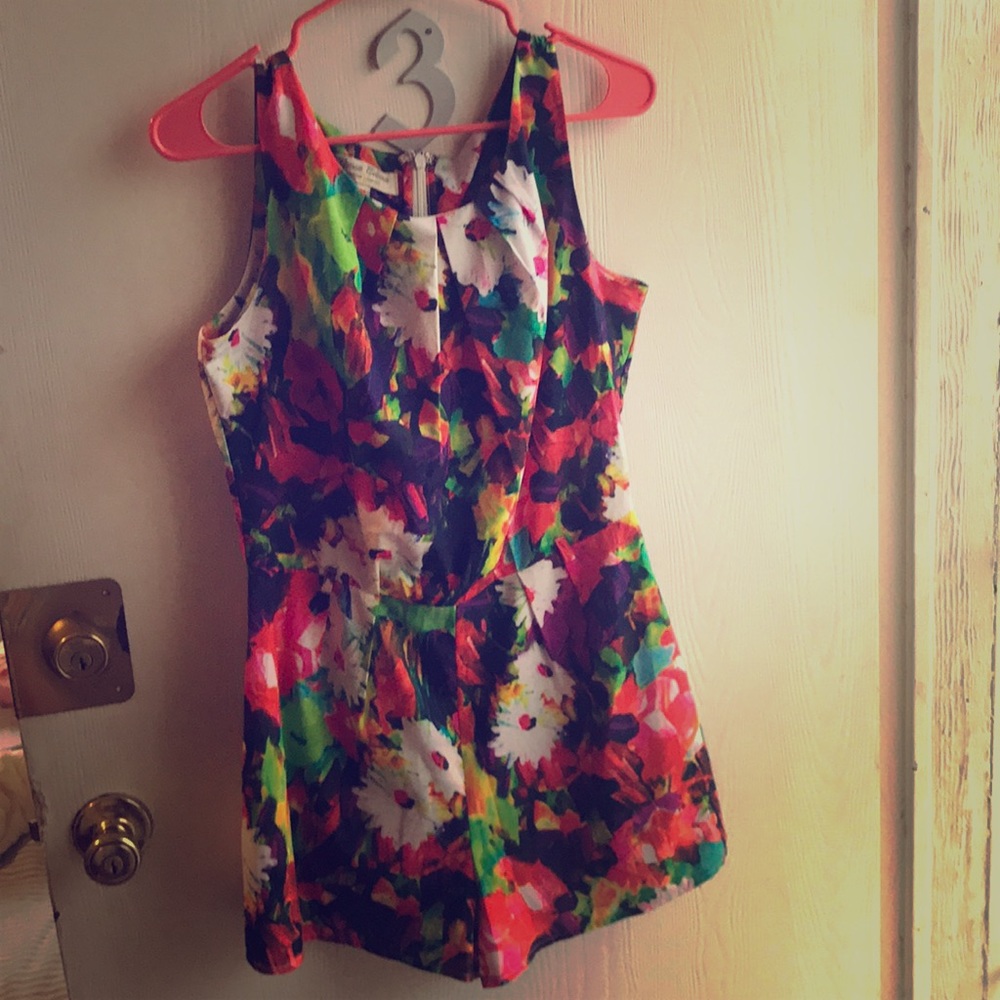 Beautiful Parisian Collection romper, like new!